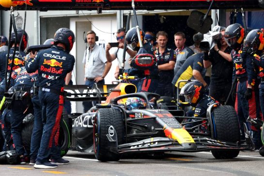Sergio Perez (MEX) Red Bull Racing RB19 makes a pit stop.
28.05.2023. Formula 1 World Championship, Rd 7, Monaco Grand Prix, Monte Carlo, Monaco, Race Day.
- www.xpbimages.com, EMail: requests@xpbimages.com © Copyright: Batchelor / XPB Images