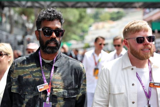 (L to R): Romesh Ranganathan (GBR) Comedian and Rob Beckett (GBR) Comedian on the grid.
28.05.2023. Formula 1 World Championship, Rd 7, Monaco Grand Prix, Monte Carlo, Monaco, Race Day.
- www.xpbimages.com, EMail: requests@xpbimages.com © Copyright: Bearne / XPB Images