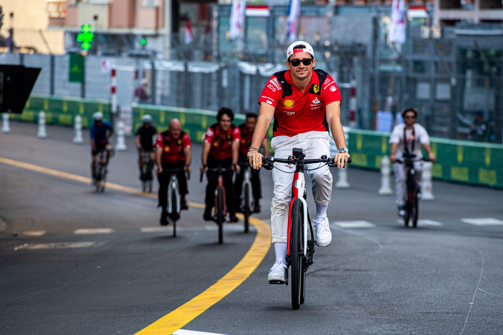 charles leclerc 6 Leclerc: "Vuelta especial" necesaria para vencer a Red Bull en la clasificación