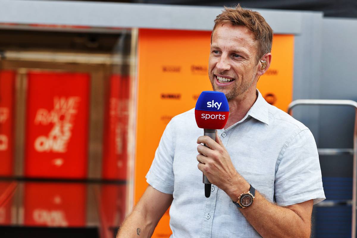 Jenson Button (GBR) Sky Sports F1 Presenter / Williams Racing Senior Advisor. 22.10.2021. Formula 1 World Championship, Rd 17, United States Grand Prix, Austin, Texas, USA, Practice Day. - www.xpbimages.com, EMail: requests@xpbimages.com © Copyright: Moy / XPB Images