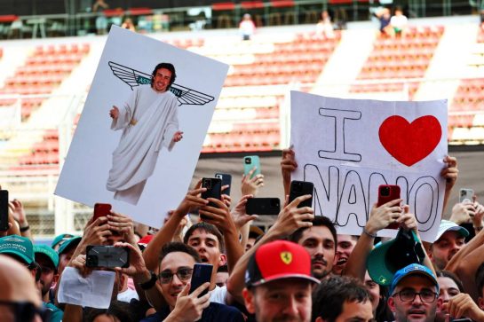 Fernando Alonso (ESP) Aston Martin F1 Team fans and banners.
01.06.2023. Formula 1 World Championship, Rd 8, Spanish Grand Prix, Barcelona, Spain, Preparation Day.
 - www.xpbimages.com, EMail: requests@xpbimages.com © Copyright: Coates / XPB Images