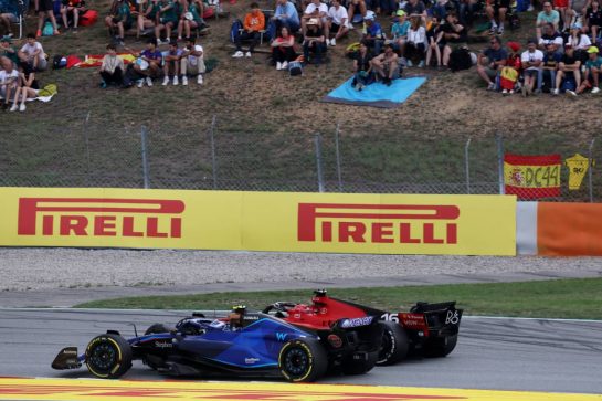 Charles Leclerc (MON) Ferrari SF-23 and Logan Sargeant (USA) Williams Racing FW45 battle for position.
04.06.2023. Formula 1 World Championship, Rd 8, Spanish Grand Prix, Barcelona, Spain, Race Day.
- www.xpbimages.com, EMail: requests@xpbimages.com © Copyright: Bearne / XPB Images