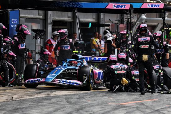 Pierre Gasly (FRA) Alpine F1 Team A523 makes a pit stop.
04.06.2023. Formula 1 World Championship, Rd 8, Spanish Grand Prix, Barcelona, Spain, Race Day.
- www.xpbimages.com, EMail: requests@xpbimages.com © Copyright: Bearne / XPB Images