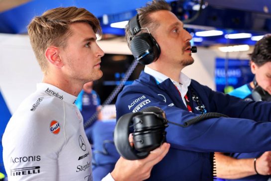 Logan Sargeant (USA) Williams Racing with Gaetan Jego, Williams Racing Race Engineer.
16.06.2023. Formula 1 World Championship, Rd 9, Canadian Grand Prix, Montreal, Canada, Practice Day.
- www.xpbimages.com, EMail: requests@xpbimages.com © Copyright: Batchelor / XPB Images