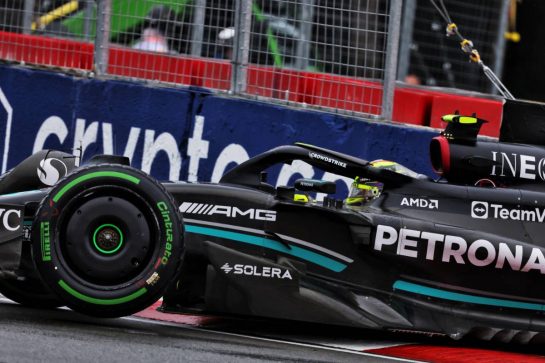 Lewis Hamilton (GBR) Mercedes AMG F1 W14 runs wide.
17.06.2023. Formula 1 World Championship, Rd 9, Canadian Grand Prix, Montreal, Canada, Qualifying Day.
- www.xpbimages.com, EMail: requests@xpbimages.com © Copyright: Bearne / XPB Images