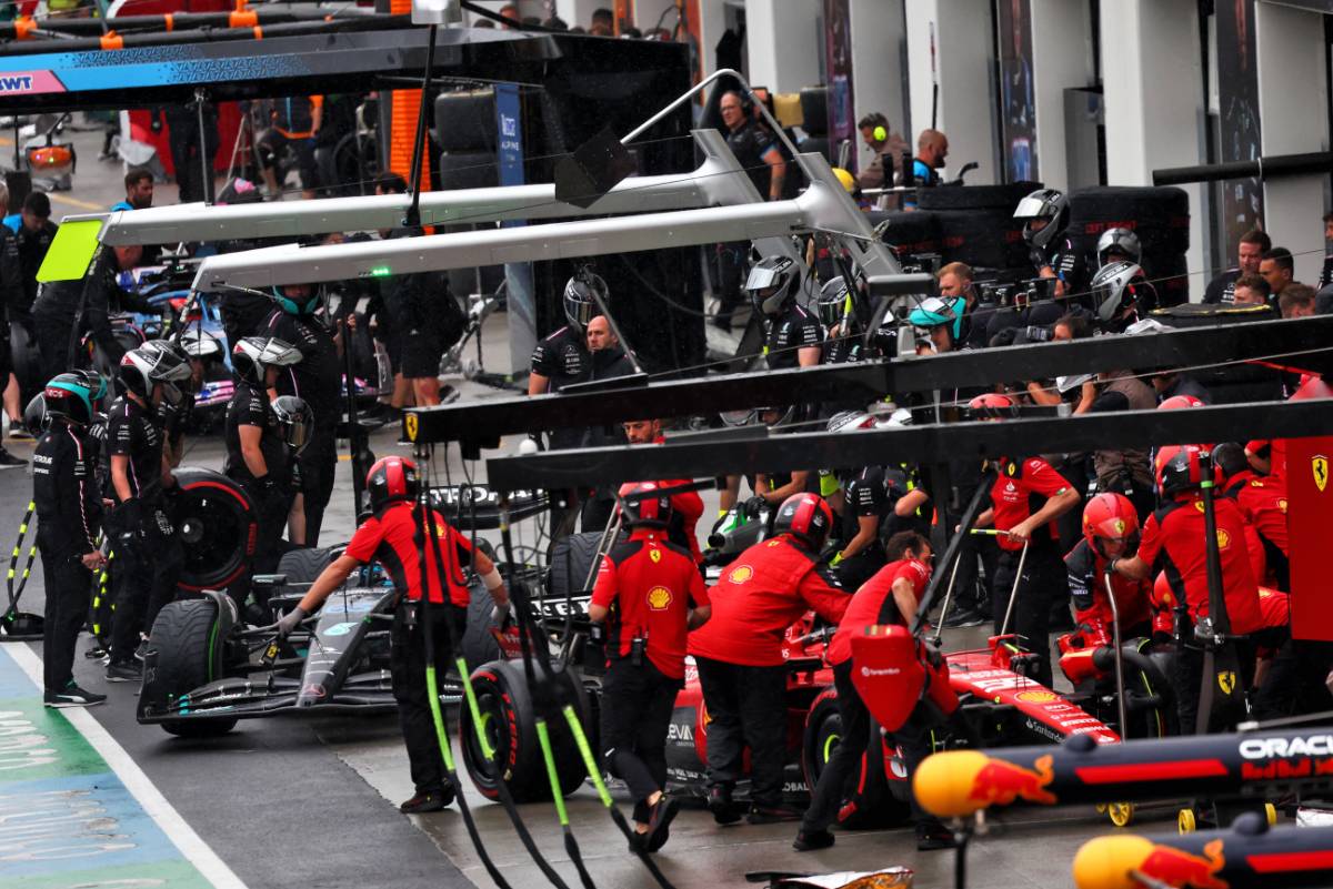 Carlos Sainz Jr (ESP) Ferrari SF-23 and George Russell (GBR) Mercedes AMG F1 W14 in the pits.
17.06.2023. Formula 1 World Championship, Rd 9, Canadian Grand Prix, Montreal, Canada, Qualifying Day.
- www.xpbimages.com, EMail: requests@xpbimages.com © Copyright: Batchelor / XPB Images