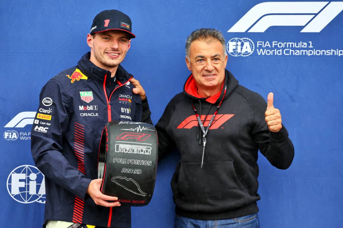(L to R): Max Verstappen (NLD) Red Bull Racing receives the Pirelli Pole Position Award from Jean Alesi (FRA). 17.06.2023. Formula 1 World Championship, Rd 9, Canadian Grand Prix, Montreal, Canada, Qualifying Day. - www.xpbimages.com, EMail: requests@xpbimages.com © Copyright: Batchelor / XPB Images