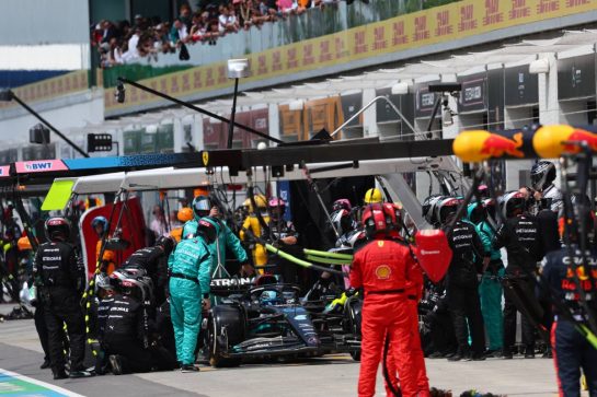 George Russell (GBR) Mercedes AMG F1 W14 makes a pit stop to fix damage.
18.06.2023. Formula 1 World Championship, Rd 9, Canadian Grand Prix, Montreal, Canada, Race Day.
- www.xpbimages.com, EMail: requests@xpbimages.com © Copyright: Batchelor / XPB Images