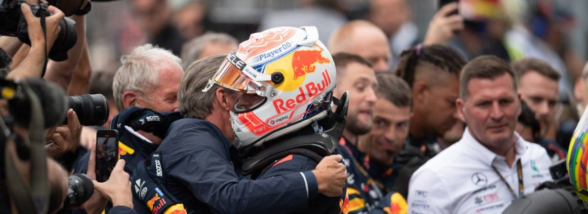 Race winner Max Verstappen (NLD) Red Bull Racing celebrates in parc ferme. 18.06.2023. Formula 1 World Championship, Rd 9, Canadian Grand Prix, Montreal, Canada, Race Day. - www.xpbimages.com, EMail: requests@xpbimages.com © Copyright: Price / XPB Images