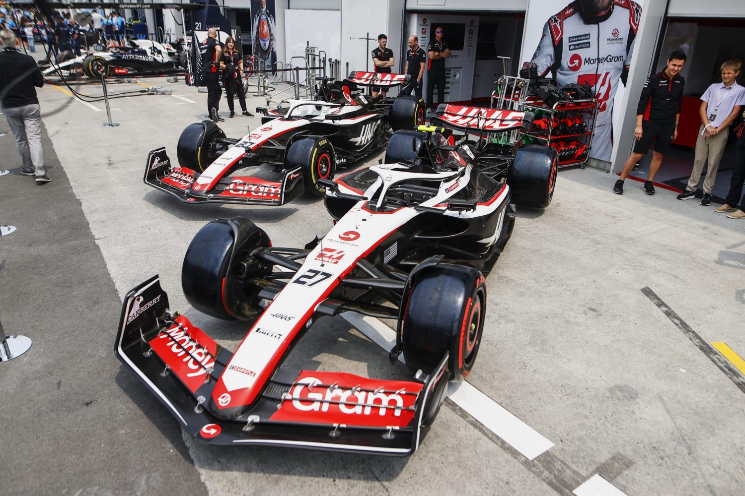 haas vf 23 scaled e1687003998504 Williams y Aston lideran la búsqueda de mejoras en Montreal