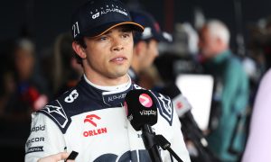 Vettel unhappy with 'harsh and brutal' treatment of de Vries
