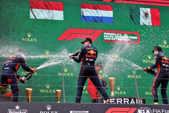 Race winner Max Verstappen (NLD) Red Bull Racing celebrates on the podium with Phil Turner (GBR) Red Bull Racing Chief Mechanic.
02.07.2023. Formula 1 World Championship, Rd 10, Austrian Grand Prix, Spielberg, Austria, Race Day.
- www.xpbimages.com, EMail: requests@xpbimages.com © Copyright: Moy / XPB Images