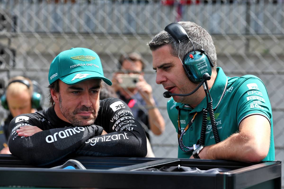 Fernando Alonso (ESP) Aston Martin F1 Team with Chris Cronin (GBR) Aston Martin F1 Team Race Engineer on the grid. 02.07.2023. Formula 1 World Championship, Rd 10, Austrian Grand Prix, Spielberg, Austria, Race Day. - www.xpbimages.com, EMail: requests@xpbimages.com © Copyright: Moy / XPB Images