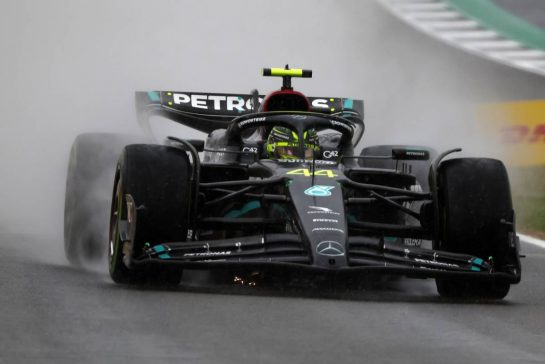 Lewis Hamilton (GBR) Mercedes AMG F1 W14.
08.07.2023. Formula 1 World Championship, Rd 11, British Grand Prix, Silverstone, England, Qualifying Day.
- www.xpbimages.com, EMail: requests@xpbimages.com © Copyright: Bearne / XPB Images