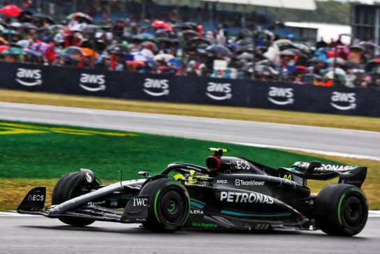 Lewis Hamilton (GBR) Mercedes AMG F1 W14.
08.07.2023. Formula 1 World Championship, Rd 11, British Grand Prix, Silverstone, England, Qualifying Day.
- www.xpbimages.com, EMail: requests@xpbimages.com © Copyright: Batchelor / XPB Images