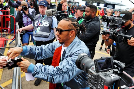 Lewis Hamilton (GBR) Mercedes AMG F1 with fans.
09.07.2023. Formula 1 World Championship, Rd 11, British Grand Prix, Silverstone, England, Race Day.
- www.xpbimages.com, EMail: requests@xpbimages.com © Copyright: Rew / XPB Images