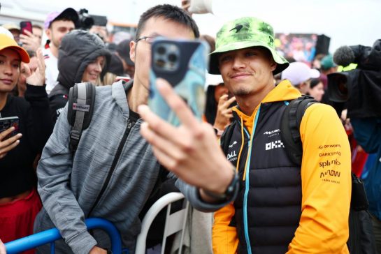 Lando Norris (GBR) McLaren with fans.
09.07.2023. Formula 1 World Championship, Rd 11, British Grand Prix, Silverstone, England, Race Day.
- www.xpbimages.com, EMail: requests@xpbimages.com © Copyright: Coates / XPB Images