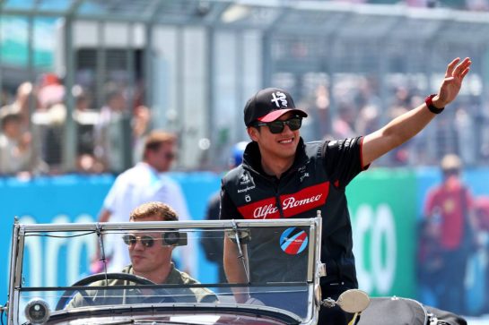 Zhou Guanyu (CHN) Alfa Romeo F1 Team on the drivers' parade.
09.07.2023. Formula 1 World Championship, Rd 11, British Grand Prix, Silverstone, England, Race Day.
- www.xpbimages.com, EMail: requests@xpbimages.com © Copyright: Coates / XPB Images