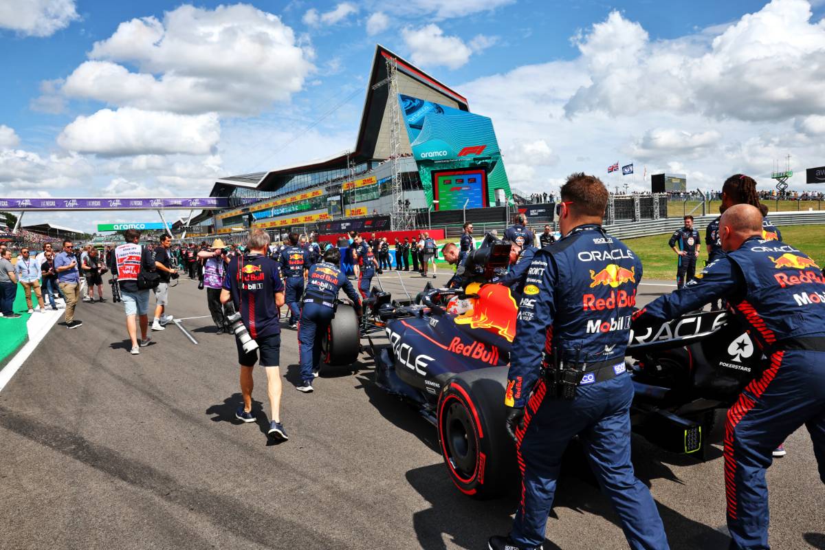 Max Verstappen (NLD) Red Bull Racing RB19 on the grid.
09.07.2023. Formula 1 World Championship, Rd 11, British Grand Prix, Silverstone, England, Race Day.
- www.xpbimages.com, EMail: requests@xpbimages.com © Copyright: Batchelor / XPB Images