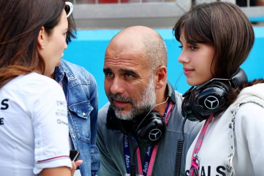Pep Guardiola (ESP) Manchester City Football Manager on the grid.
09.07.2023. Formula 1 World Championship, Rd 11, British Grand Prix, Silverstone, England, Race Day.
- www.xpbimages.com, EMail: requests@xpbimages.com © Copyright: Batchelor / XPB Images