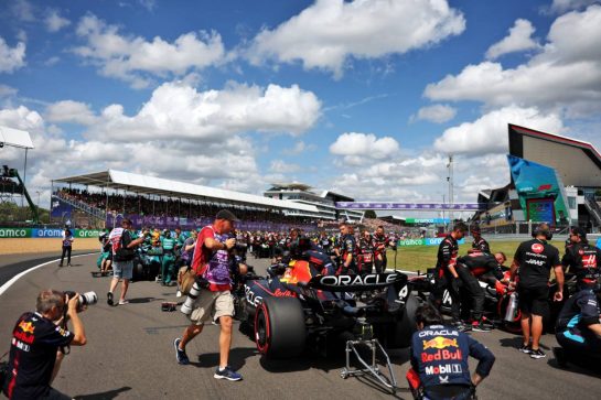Max Verstappen (NLD) Red Bull Racing RB19 on the grid.
09.07.2023. Formula 1 World Championship, Rd 11, British Grand Prix, Silverstone, England, Race Day.
- www.xpbimages.com, EMail: requests@xpbimages.com © Copyright: Bearne / XPB Images