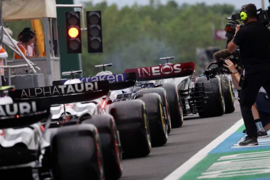 George Russell (GBR) Mercedes AMG F1 W14 and Alexander Albon (THA) Williams Racing FW45 leave the pits.
21.07.2023. Formula 1 World Championship, Rd 12, Hungarian Grand Prix, Budapest, Hungary, Practice Day.
- www.xpbimages.com, EMail: requests@xpbimages.com © Copyright: Bearne / XPB Images