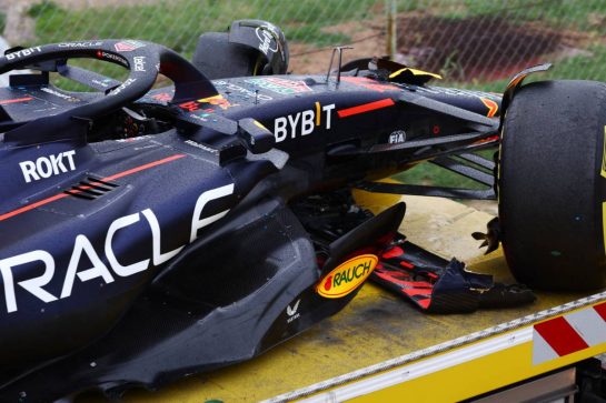 The damaged Red Bull Racing RB19 of Sergio Perez (MEX) is recovered back to the pits on the back of a truck.
21.07.2023. Formula 1 World Championship, Rd 12, Hungarian Grand Prix, Budapest, Hungary, Practice Day.
- www.xpbimages.com, EMail: requests@xpbimages.com © Copyright: Coates / XPB Images