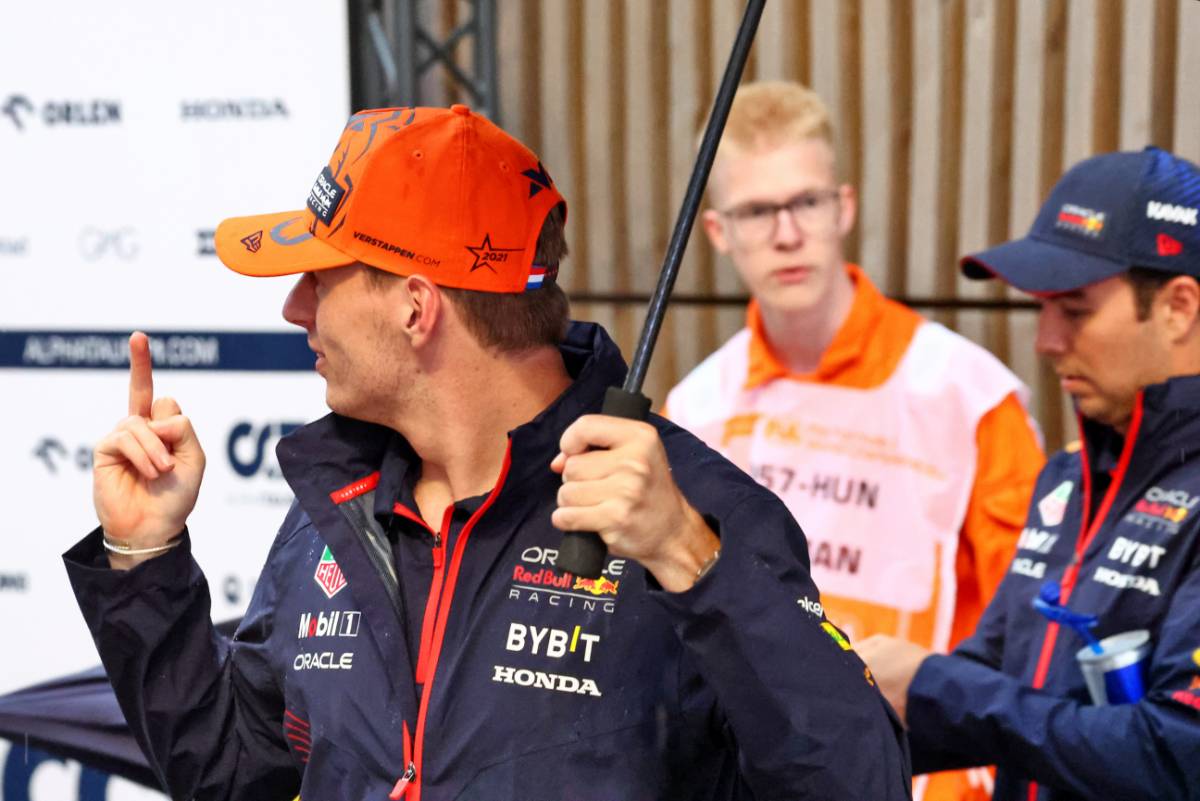 Max Verstappen (NLD) Red Bull Racing and Sergio Perez (MEX) Red Bull Racing. 21.07.2023. Formula 1 World Championship, Rd 12, Hungarian Grand Prix, Budapest, Hungary, Practice Day. - www.xpbimages.com, EMail: requests@xpbimages.com © Copyright: Coates / XPB Images