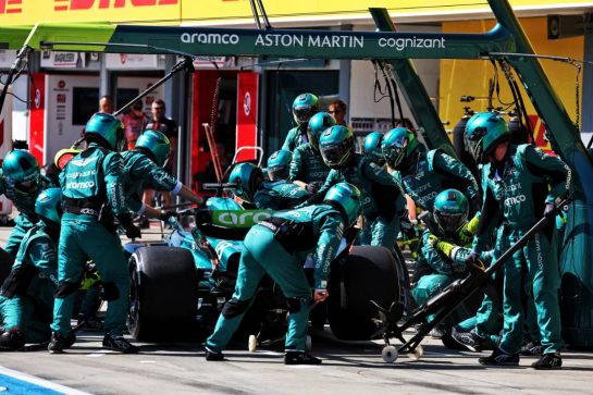 Lance Stroll (CDN) Aston Martin F1 Team AMR23 makes a pit stop.
23.07.2023. Formula 1 World Championship, Rd 12, Hungarian Grand Prix, Budapest, Hungary, Race Day.
- www.xpbimages.com, EMail: requests@xpbimages.com © Copyright: Moy / XPB Images