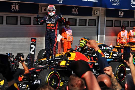 Race winner Max Verstappen (NLD) Red Bull Racing RB19 celebrates in parc ferme.
23.07.2023. Formula 1 World Championship, Rd 12, Hungarian Grand Prix, Budapest, Hungary, Race Day.
- www.xpbimages.com, EMail: requests@xpbimages.com © Copyright: Moy / XPB Images