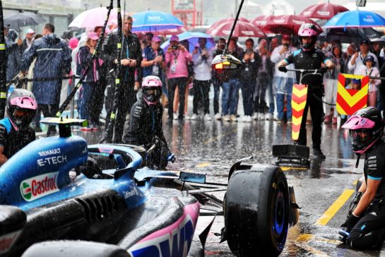 Alpine F1 Team practices a pit stop.
29.07.2023. Formula 1 World Championship, Rd 13, Belgian Grand Prix, Spa Francorchamps, Belgium, Sprint Day.
- www.xpbimages.com, EMail: requests@xpbimages.com © Copyright: Moy / XPB Images