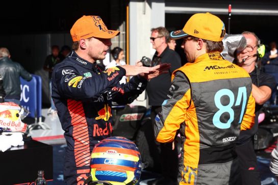 (L to R): Max Verstappen (NLD) Red Bull Racing with Oscar Piastri (AUS) McLaren in Sprint parc ferme.
29.07.2023. Formula 1 World Championship, Rd 13, Belgian Grand Prix, Spa Francorchamps, Belgium, Sprint Day.
- www.xpbimages.com, EMail: requests@xpbimages.com © Copyright: Batchelor / XPB Images