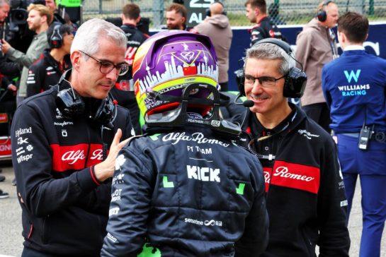 Zhou Guanyu (CHN) Alfa Romeo F1 Team with Alessandro Alunni Bravi (ITA) Alfa Romeo F1 Team Managing Director and Team Representative and Xevi Pujolar (ESP) Alfa Romeo F1 Team Head of Trackside Engineering on the grid.
30.07.2023. Formula 1 World Championship, Rd 13, Belgian Grand Prix, Spa Francorchamps, Belgium, Race Day.
- www.xpbimages.com, EMail: requests@xpbimages.com © Copyright: Batchelor / XPB Images