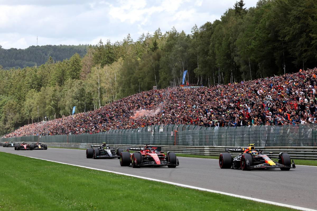 Charles Leclerc (MON) Ferrari SF-23 and Sergio Perez (MEX) Red Bull Racing RB19 battle at the start of the race.
30.07.2023. Formula 1 World Championship, Rd 13, Belgian Grand Prix, Spa Francorchamps, Belgium, Race Day.
- www.xpbimages.com, EMail: requests@xpbimages.com © Copyright: Rew / XPB Images
