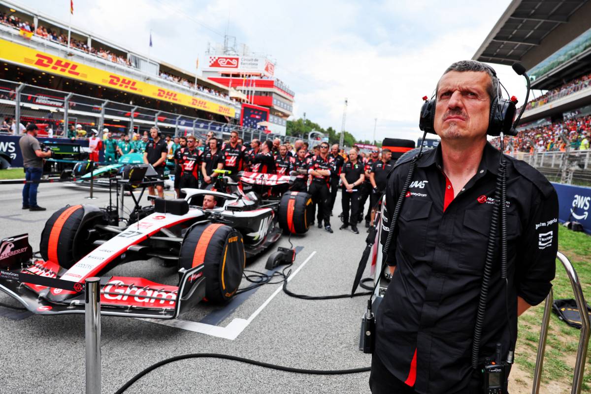 Guenther Steiner (ITA) Haas F1 Team Prinicipal on the grid. 04.06.2023. Formula 1 World Championship, Rd 8, Spanish Grand Prix, Barcelona, Spain, Race Day. - www.xpbimages.com, EMail: requests@xpbimages.com © Copyright: Batchelor / XPB Images