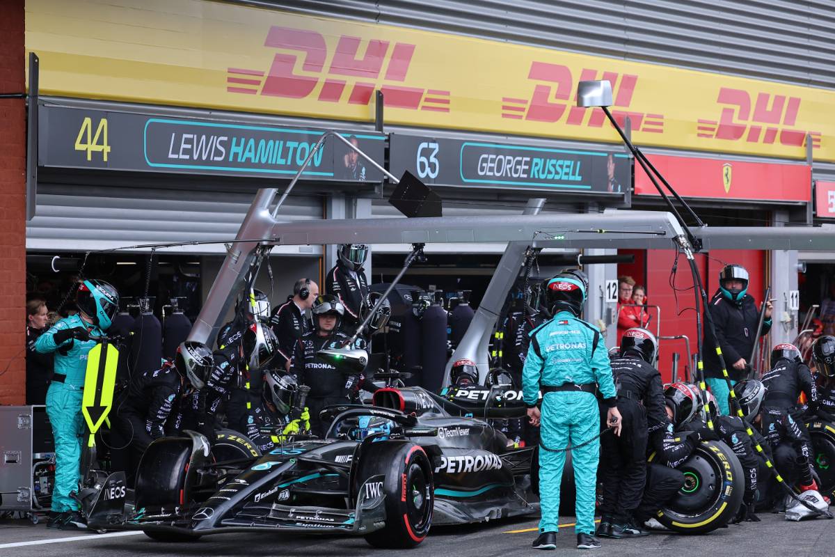 George Russell (GBR) Mercedes AMG F1 W14 makes a pit stop.
30.07.2023. Formula 1 World Championship, Rd 13, Belgian Grand Prix, Spa Francorchamps, Belgium, Race Day.
- www.xpbimages.com, EMail: requests@xpbimages.com © Copyright: XPB Images