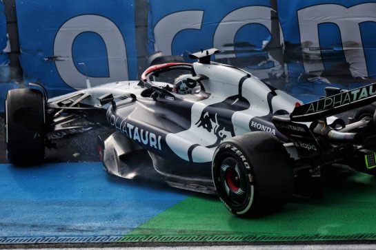 Daniel Ricciardo (AUS) AlphaTauri AT04 crashed in the second practice session.
25.08.2023. Formula 1 World Championship, Rd 14, Dutch Grand Prix, Zandvoort, Netherlands, Practice Day.
- www.xpbimages.com, EMail: requests@xpbimages.com © Copyright: Staley / XPB Images