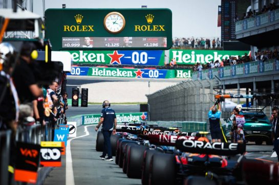 Esteban Ocon (FRA) Alpine F1 Team A523 in the queue to leave the pits.
25.08.2023. Formula 1 World Championship, Rd 14, Dutch Grand Prix, Zandvoort, Netherlands, Practice Day.
- www.xpbimages.com, EMail: requests@xpbimages.com © Copyright: Bearne / XPB Images