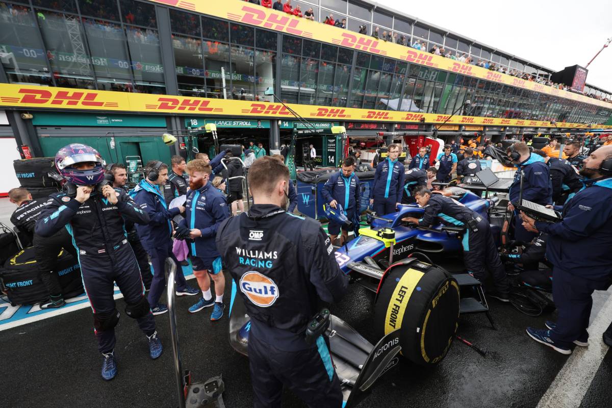 Alexander Albon (THA) Williams Racing FW45 in the pits as the race is stopped.
27.08.2023. Formula 1 World Championship, Rd 14, Dutch Grand Prix, Zandvoort, Netherlands, Race Day.
- www.xpbimages.com, EMail: requests@xpbimages.com © Copyright: Bearne / XPB Images