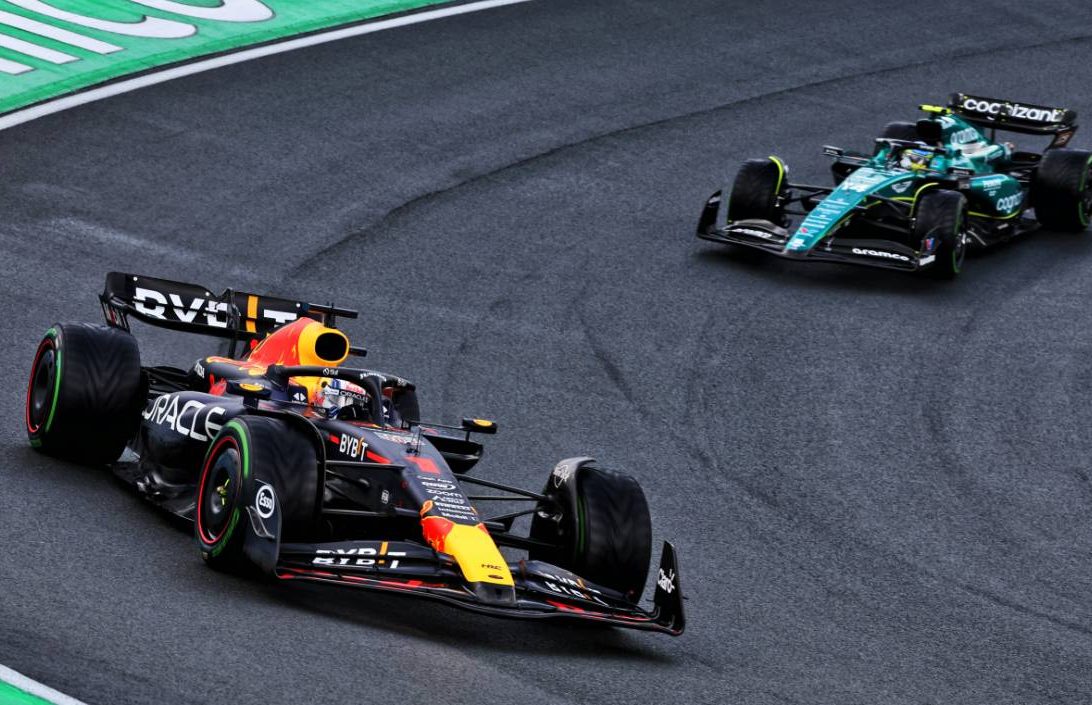 Max Verstappen (NLD) Red Bull Racing RB19 leads Fernando Alonso (ESP) Aston Martin F1 Team AMR23. 27.08.2023. Formula 1 World Championship, Rd 14, Dutch Grand Prix, Zandvoort, Netherlands, Race Day. - www.xpbimages.com, EMail: requests@xpbimages.com © Copyright: Miltenburg / XPB Images