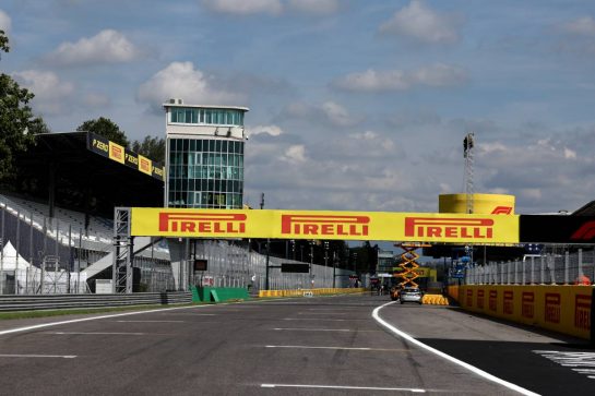 Circuit atmosphere - start / finish straight.
31.08.2023. Formula 1 World Championship, Rd 15, Italian Grand Prix, Monza, Italy, Preparation Day.
- www.xpbimages.com, EMail: requests@xpbimages.com © Copyright: Moy / XPB Images