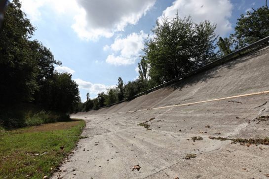 Circuit atmosphere - old Monza banking.
31.08.2023. Formula 1 World Championship, Rd 15, Italian Grand Prix, Monza, Italy, Preparation Day.
- www.xpbimages.com, EMail: requests@xpbimages.com © Copyright: Moy / XPB Images