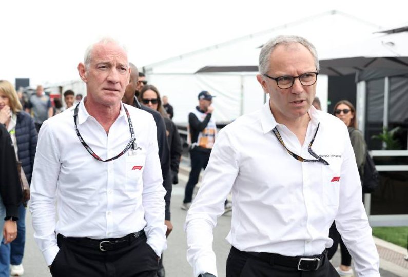 Greg Maffei (USA) Liberty Media Corporation President and Chief Executive Officer (Centre) with Stefano Domenicali (ITA) Formula One President and CEO (Right). 18.06.2023. Formula 1 World Championship, Rd 9, Canadian Grand Prix, Montreal, Canada, Race Day. - www.xpbimages.com, EMail: requests@xpbimages.com © Copyright: Bearne / XPB Images