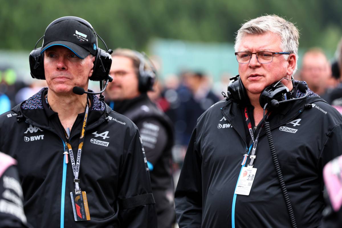 (L to R): Alan Permane (GBR) Alpine F1 Team Trackside Operations Director with Otmar Szafnauer (USA) Alpine F1 Team, Team Principal on the grid. 30.07.2023. Formula 1 World Championship, Rd 13, Belgian Grand Prix, Spa Francorchamps, Belgium, Race Day. - www.xpbimages.com, EMail: requests@xpbimages.com © Copyright: Batchelor / XPB Images