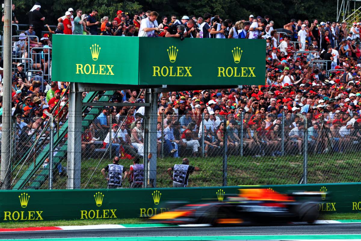 Sergio Perez (MEX) Red Bull Racing RB19.
02.09.2023. Formula 1 World Championship, Rd 15, Italian Grand Prix, Monza, Italy, Qualifying Day.
- www.xpbimages.com, EMail: requests@xpbimages.com © Copyright: Coates / XPB Images
