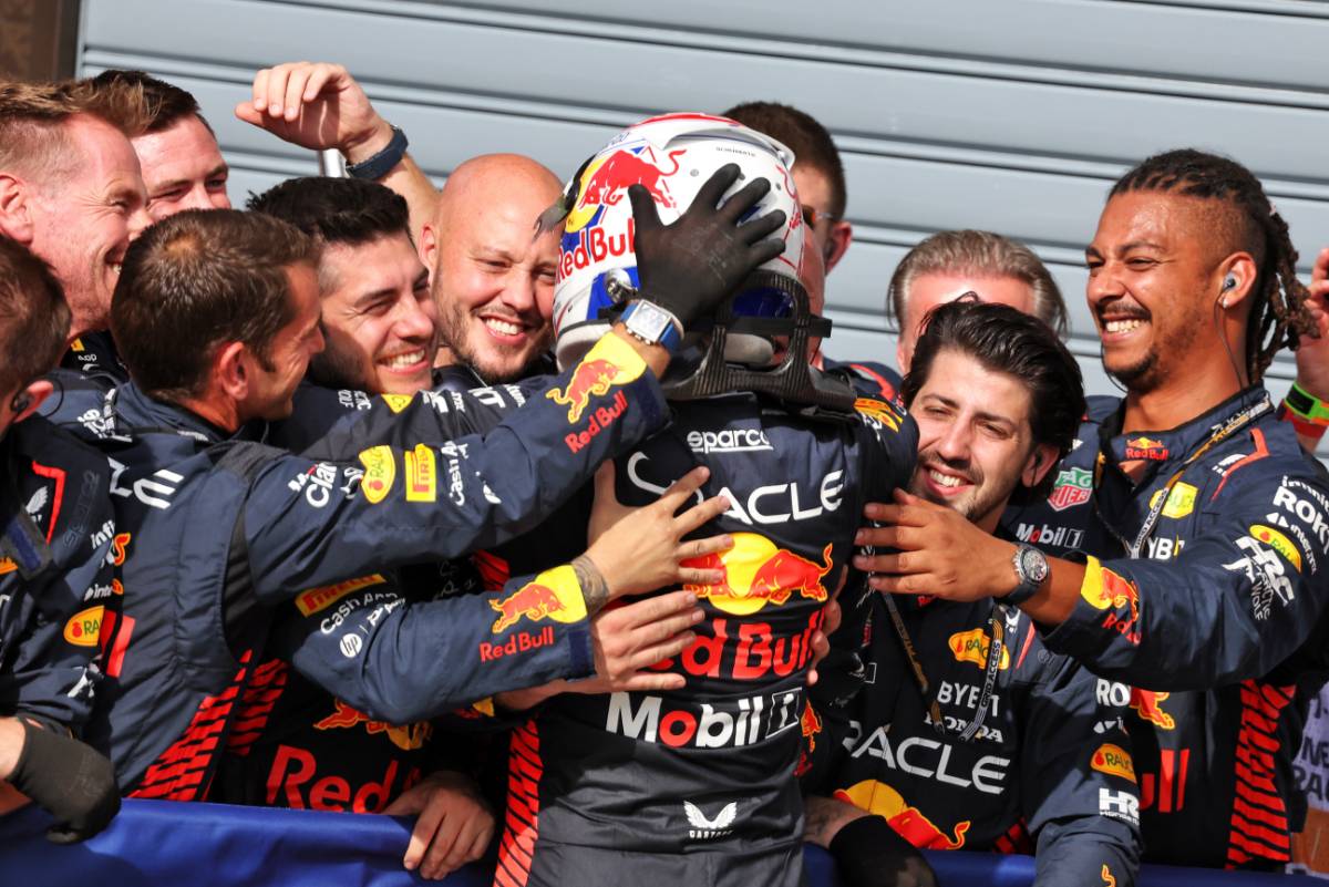 Race winner Max Verstappen (NLD) Red Bull Racing celebrates with the team with second placed Sergio Perez (MEX) Red Bull Racing. 03.09.2023. Formula 1 World Championship, Rd 15, Italian Grand Prix, Monza, Italy, Race Day. - www.xpbimages.com, EMail: requests@xpbimages.com © Copyright: Bearne / XPB Images