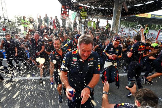 Christian Horner (GBR) Red Bull Racing Team Principal and the team celebrate a 1-2 finish and 10 wins in a row for Max Verstappen (NLD) Red Bull Racing.
03.09.2023. Formula 1 World Championship, Rd 15, Italian Grand Prix, Monza, Italy, Race Day.
 - www.xpbimages.com, EMail: requests@xpbimages.com © Copyright: Coates / XPB Images