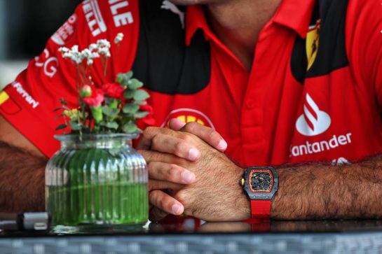 Carlos Sainz Jr (ESP) Ferrari - Richard Mille watch.
14.09.2023. Formula 1 World Championship, Rd 16, Singapore Grand Prix, Marina Bay Street Circuit, Singapore, Preparation Day.
 - www.xpbimages.com, EMail: requests@xpbimages.com © Copyright: Rew / XPB Images