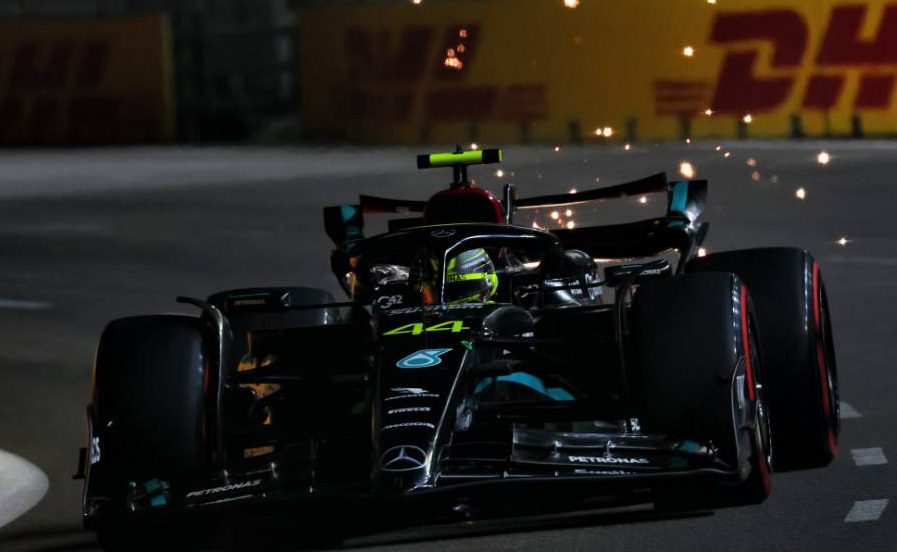 Lewis Hamilton (GBR) Mercedes AMG F1 W14. 16.09.2023. Formula 1 World Championship, Rd 16, Singapore Grand Prix, Marina Bay Street Circuit, Singapore, Qualifying Day. - www.xpbimages.com, EMail: requests@xpbimages.com © Copyright: Coates / XPB Images