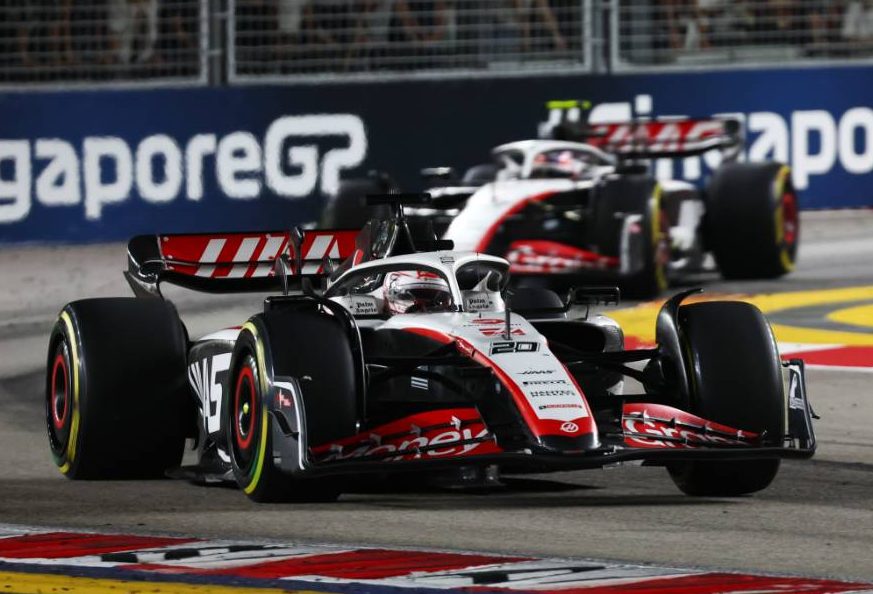 Kevin Magnussen (DEN) Haas VF-23. 17.09.2023. Formula 1 World Championship, Rd 16, Singapore Grand Prix, Marina Bay Street Circuit, Singapore, Race Day. - www.xpbimages.com, EMail: requests@xpbimages.com © Copyright: Batchelor / XPB Images
